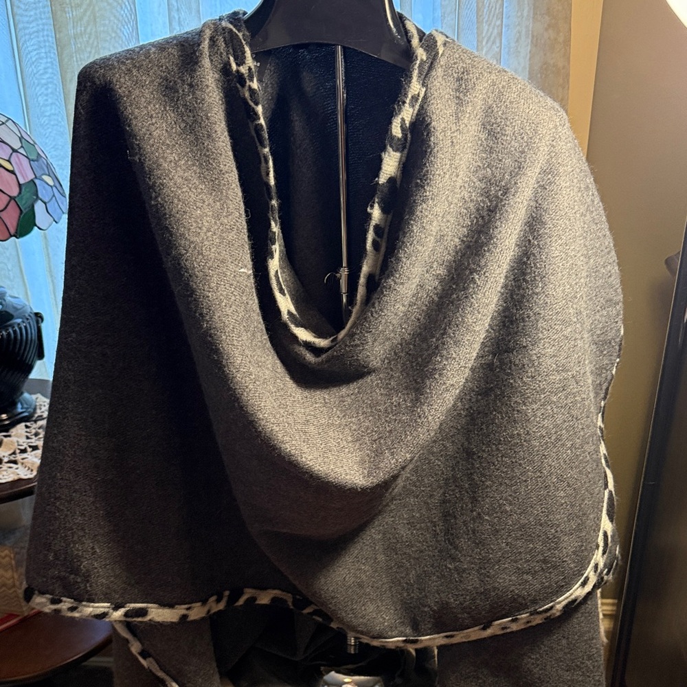 V. FRAAS Gray with animal print border Wrap Scarf